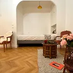 Paris Studio - Stay Near Eiffel Tower